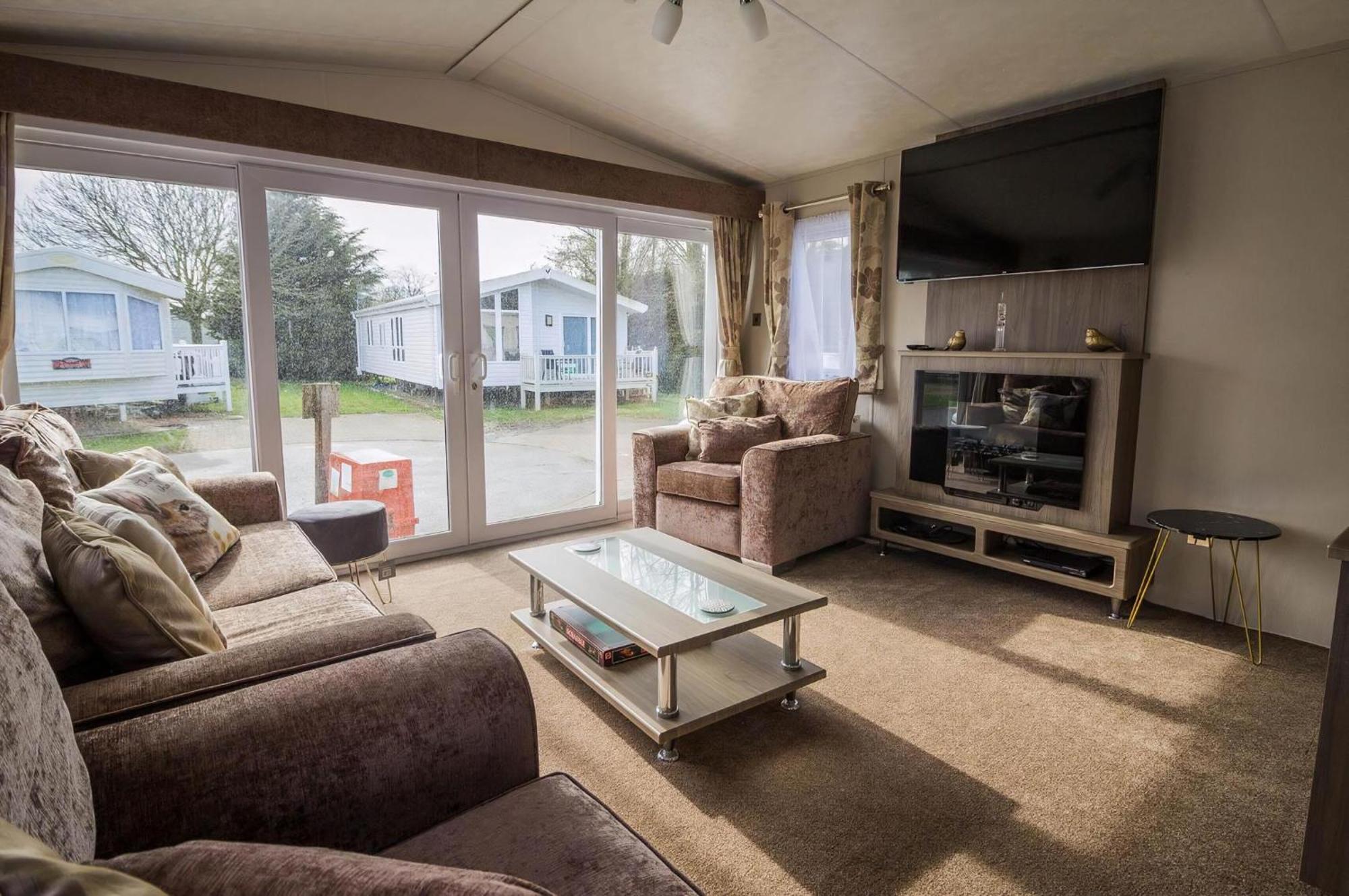 Modern 6 Berth Caravan At Highfield Grange In Essex Ref 26609P Clacton-on-Sea Exterior foto